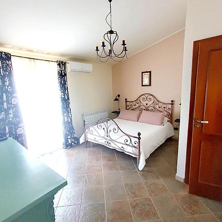 La Casa Di Matilde Bed and Breakfast Gioiosa Marea Exteriör bild