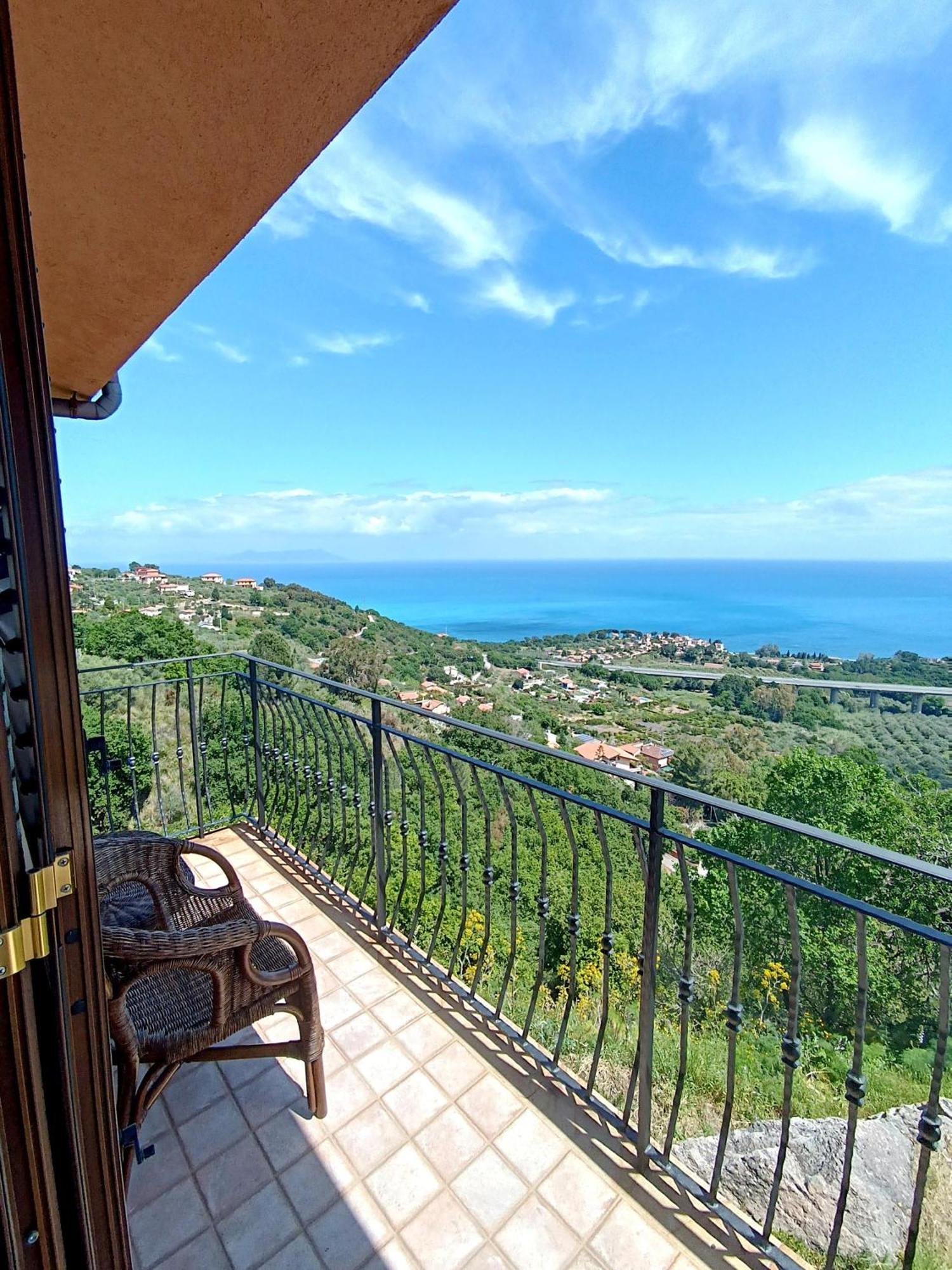 La Casa Di Matilde Bed and Breakfast Gioiosa Marea Exteriör bild